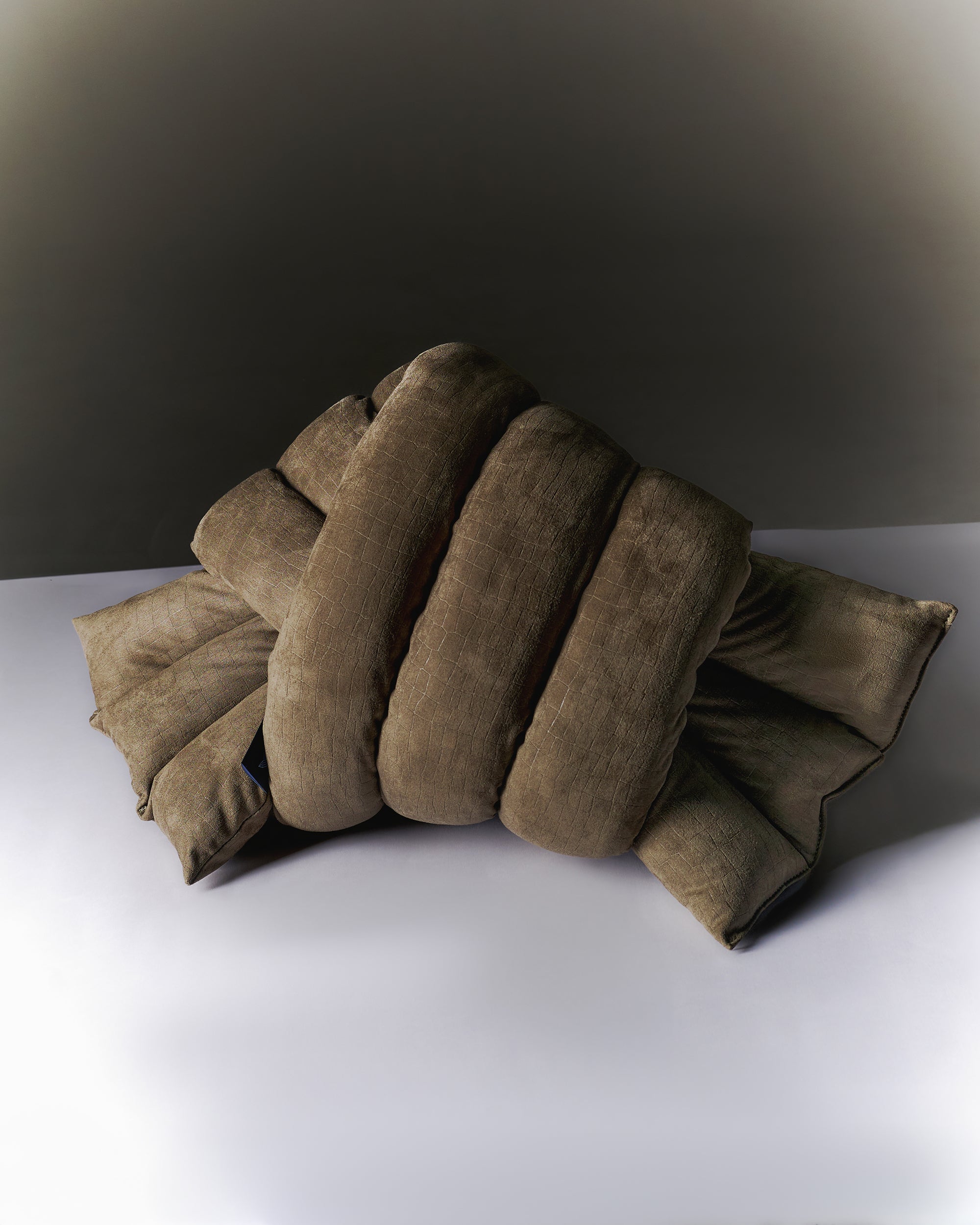 Musubi Cushion - Velours Croco | Jardin Olive