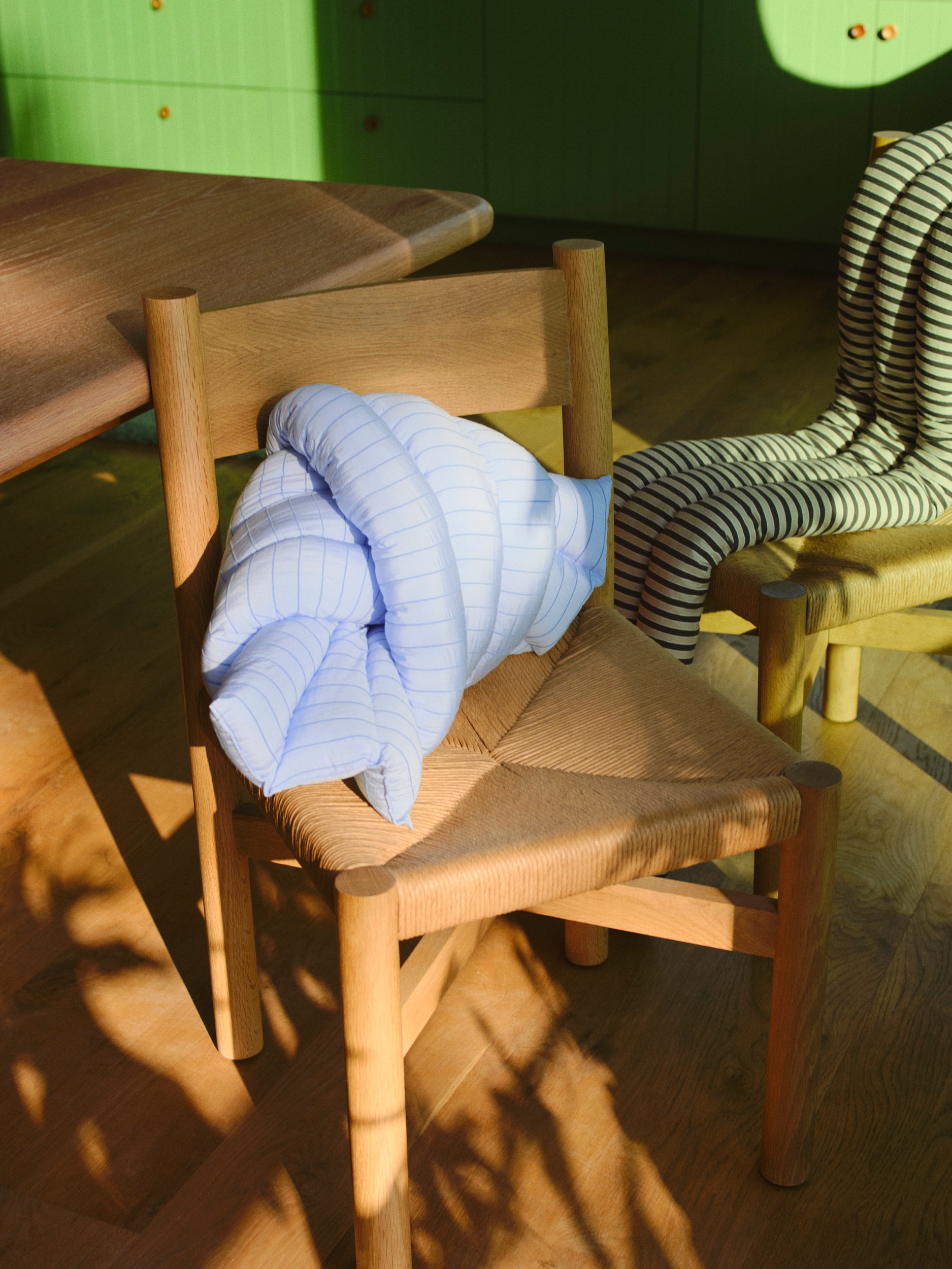 Musubi Cushion – Rayon Mole Border | Bosporus Blue