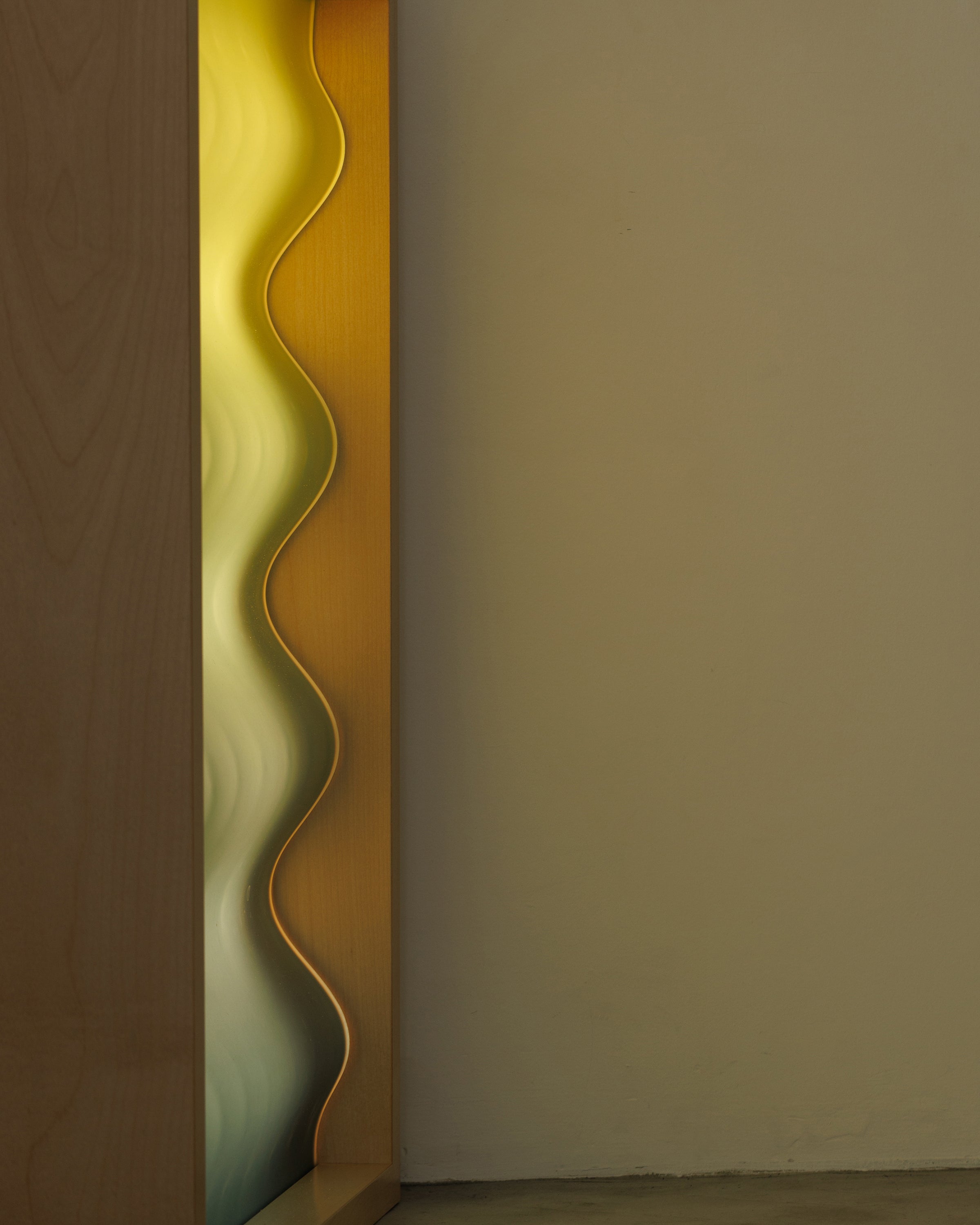 Acrylic Wavy Light Box - #01
