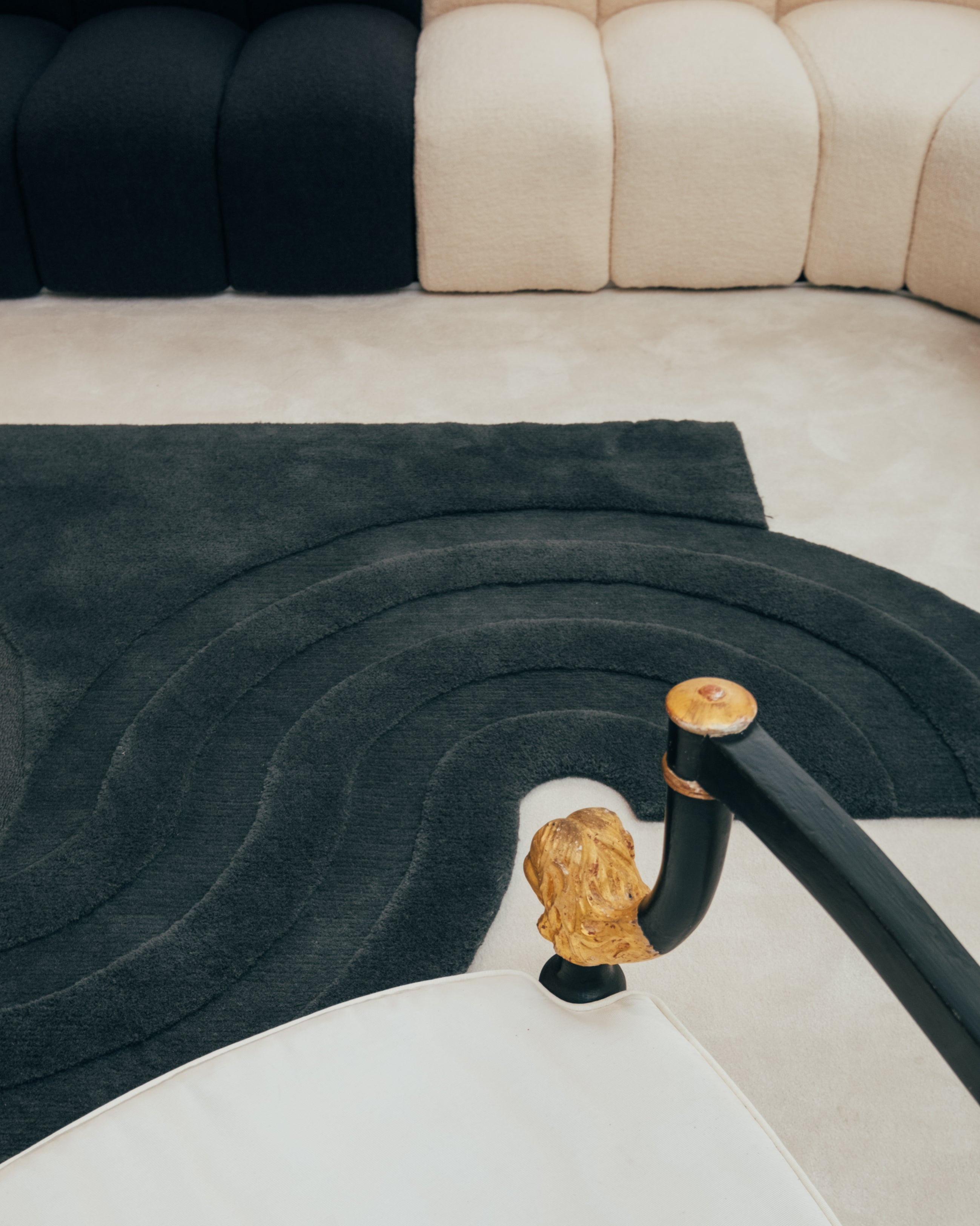 Wavy Gradient Rug - Charcoal Grey