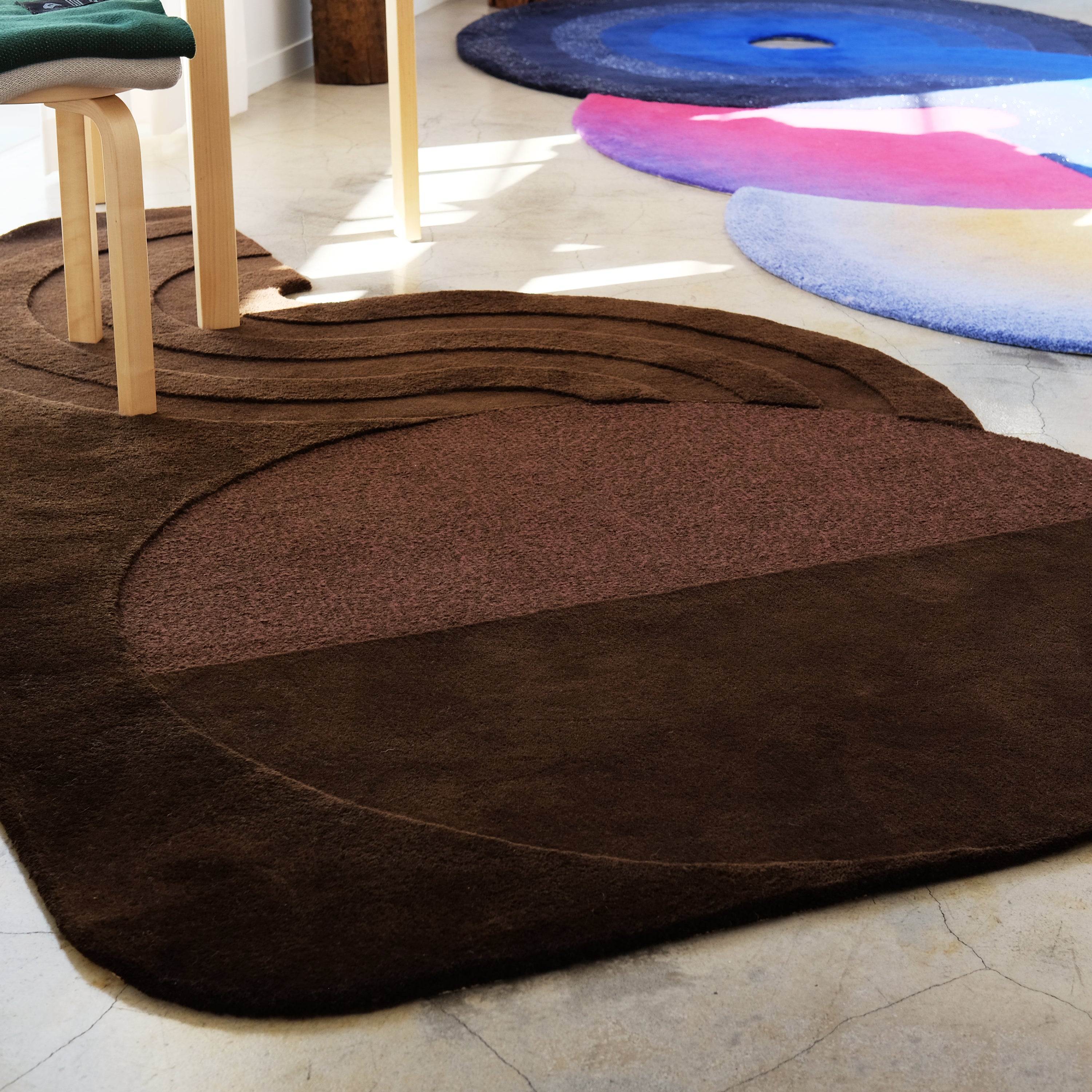 Wavy Gradient Rug - True Brown