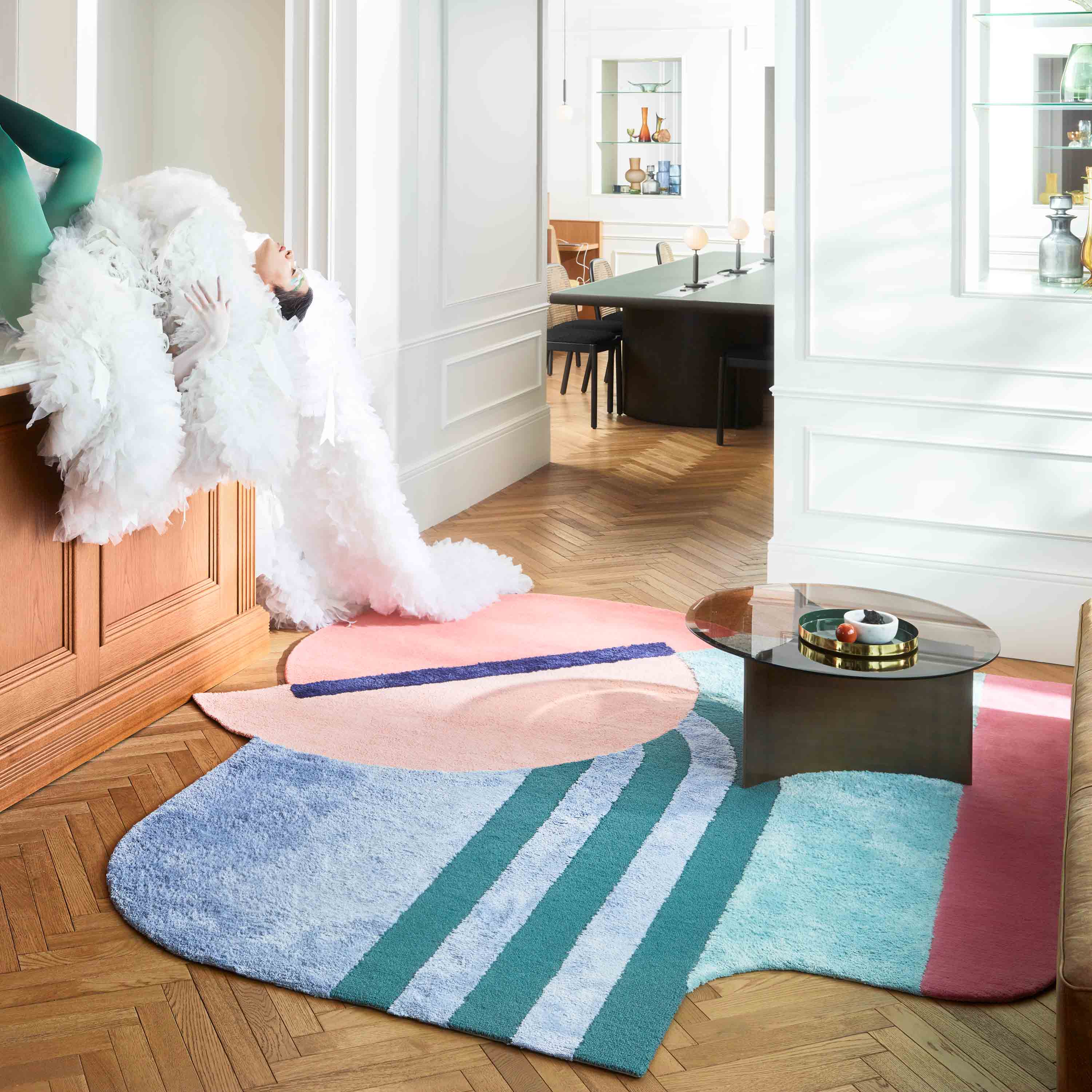 Wavy Gradient Rug - Spatial Placement