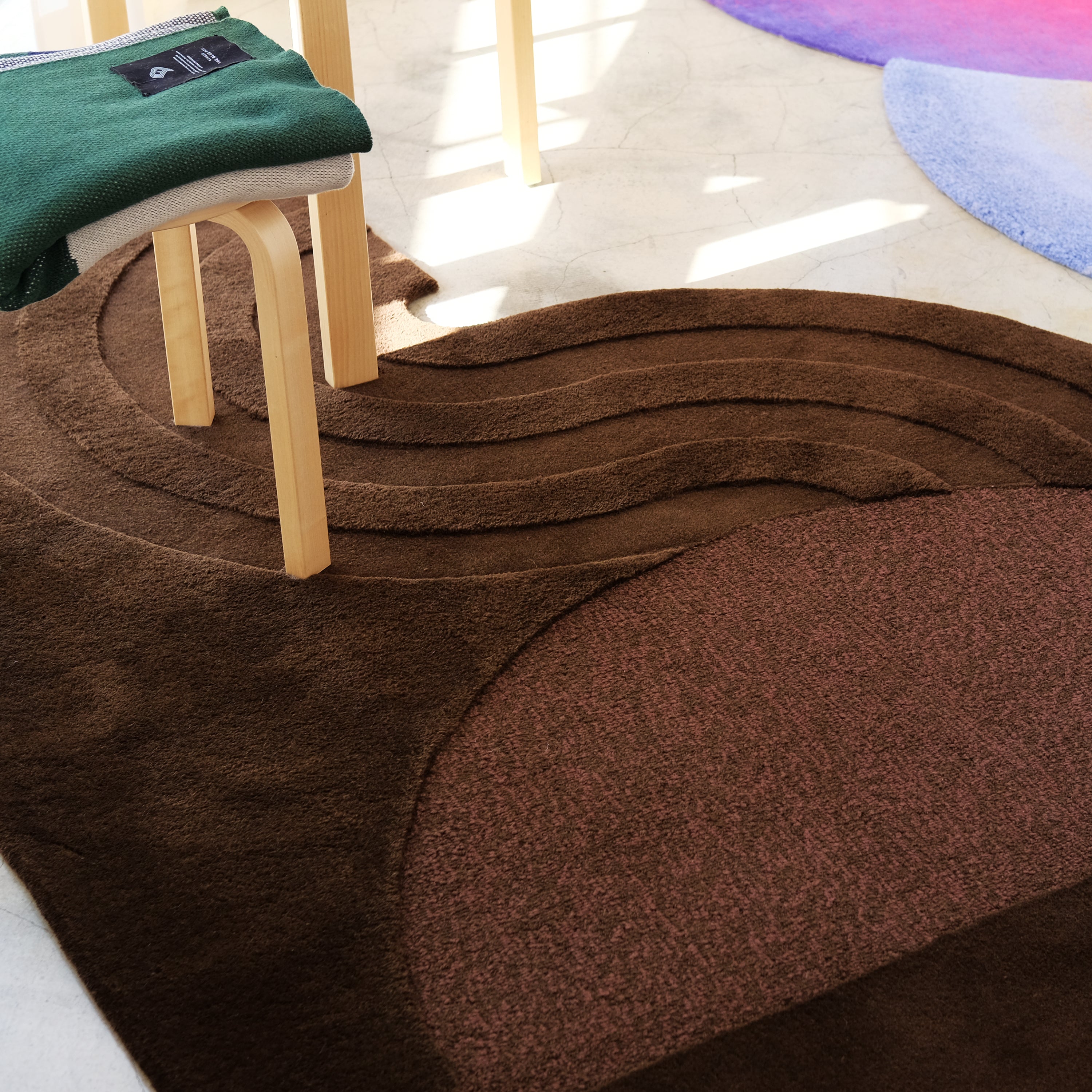 Wavy Gradient Rug - True Brown