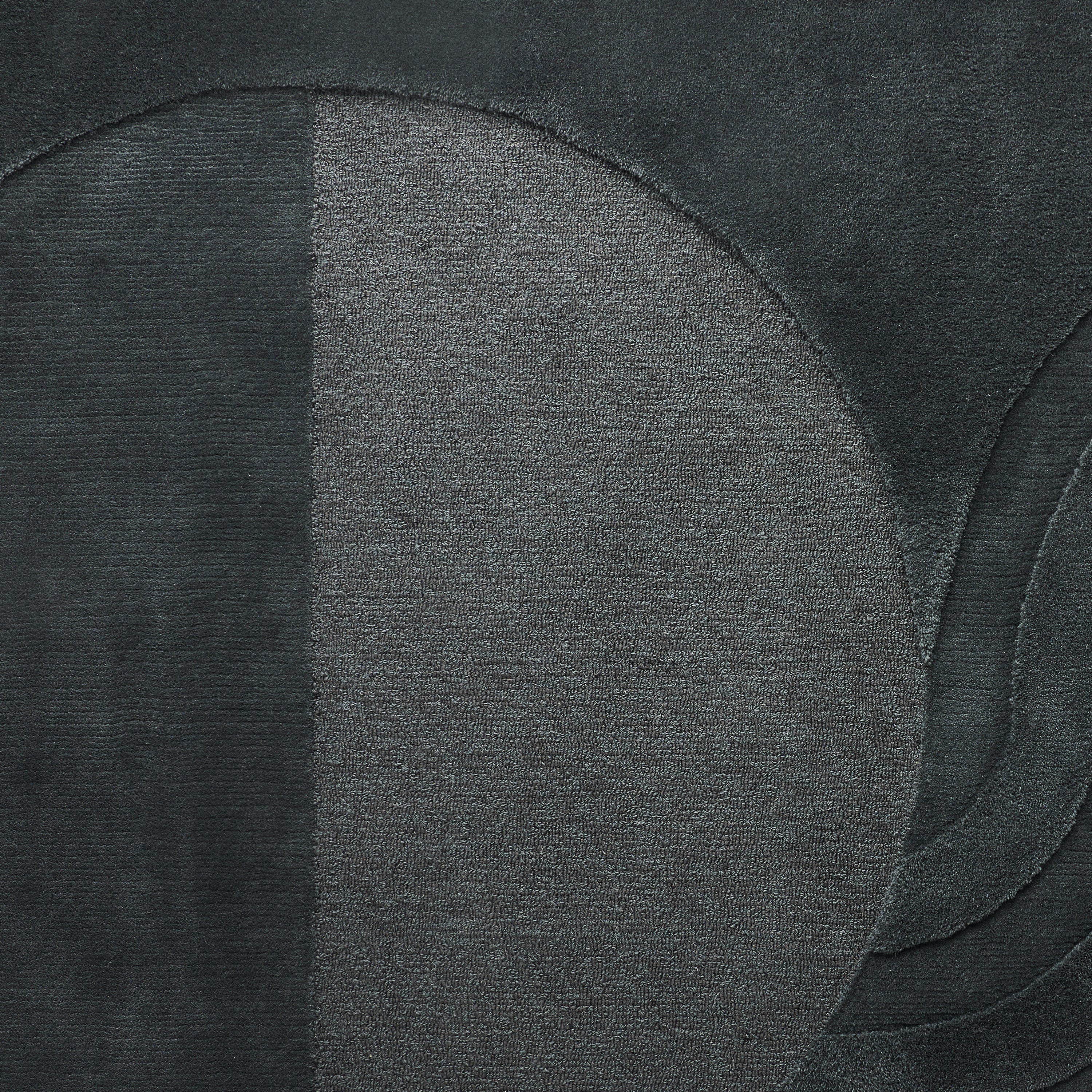 Wavy Gradient Rug - Charcoal Grey