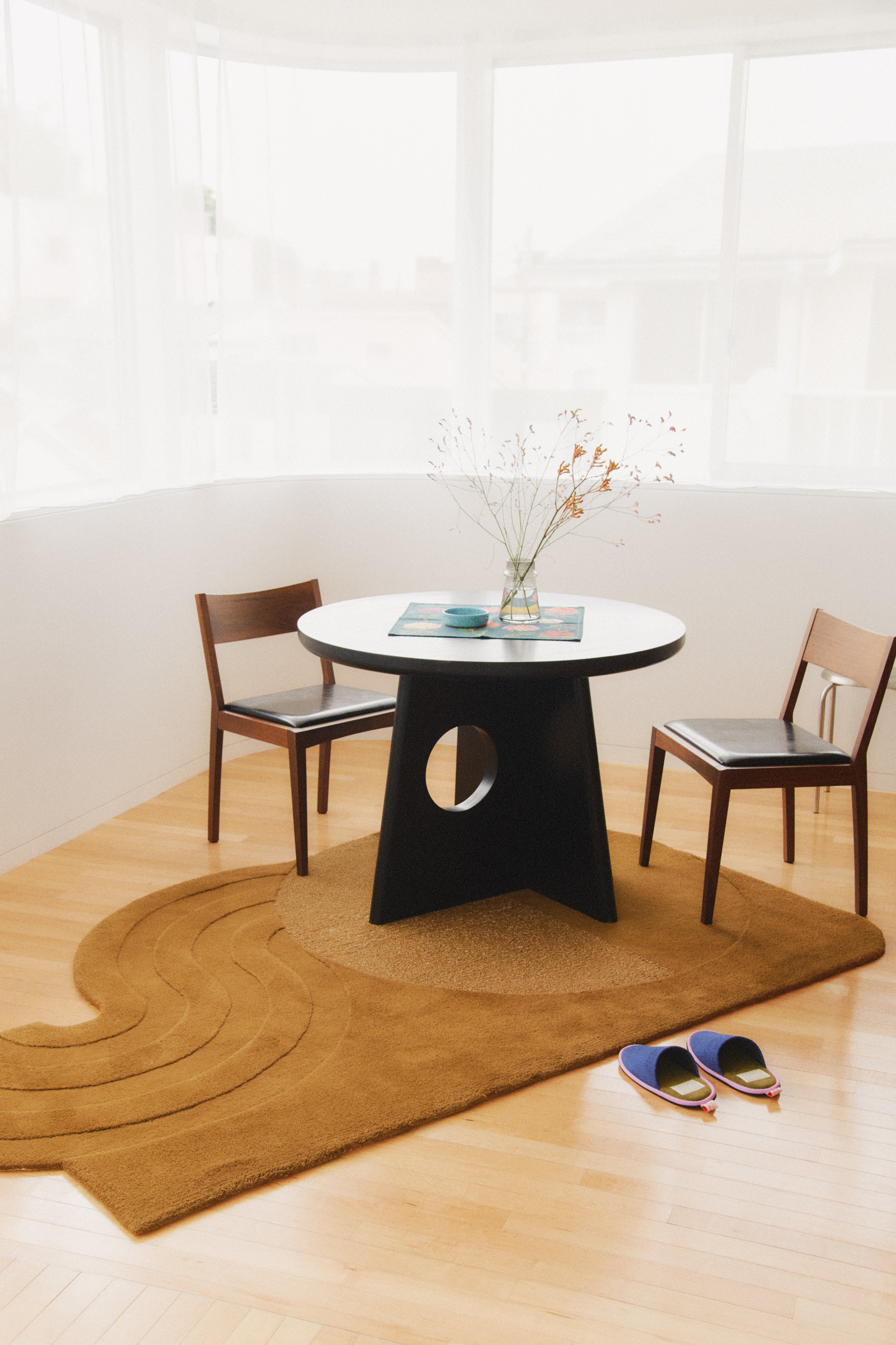 Wavy Gradient Rug – Deep Olive