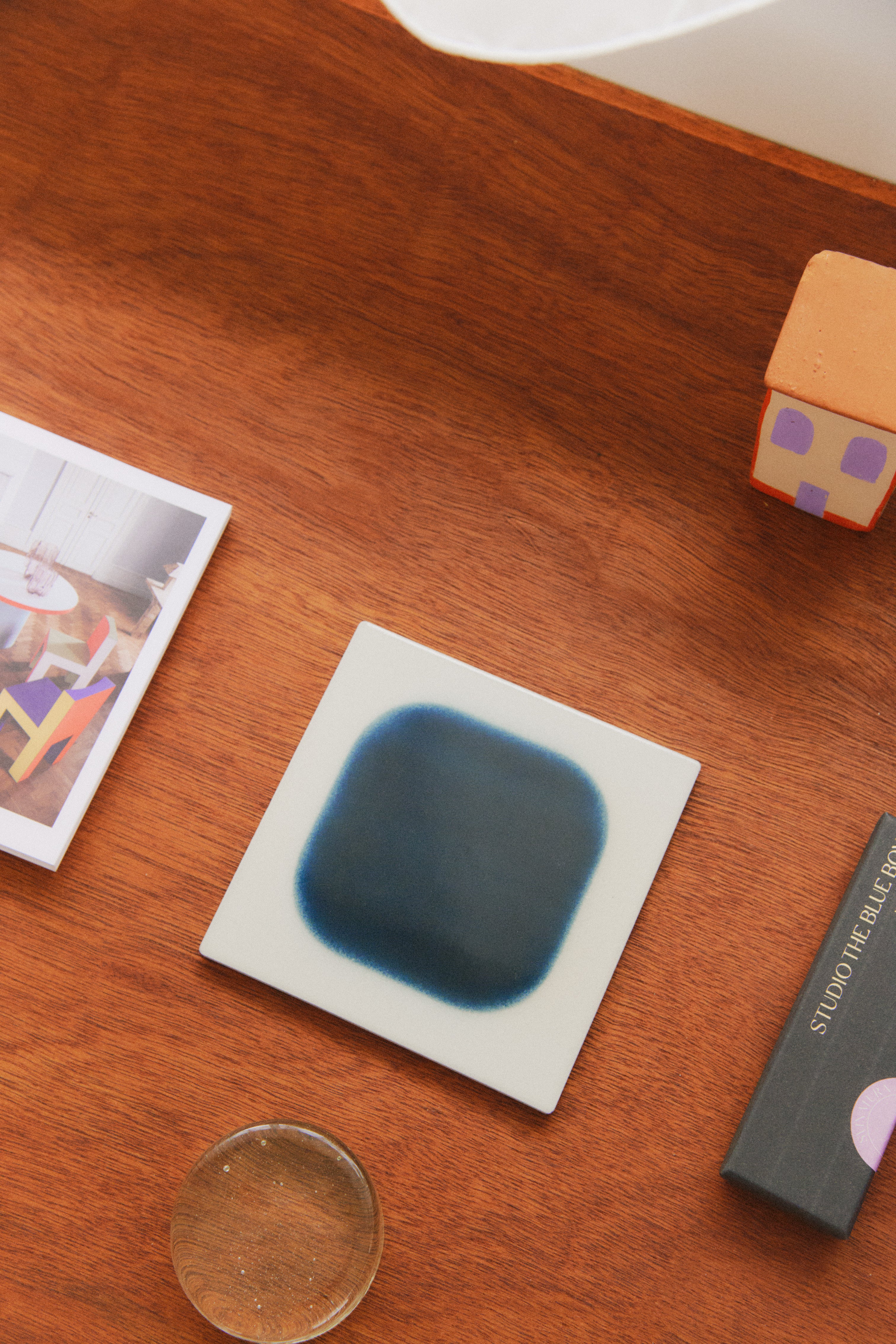The Square Tile – Ivory × Ocean Blue Gradient Edge