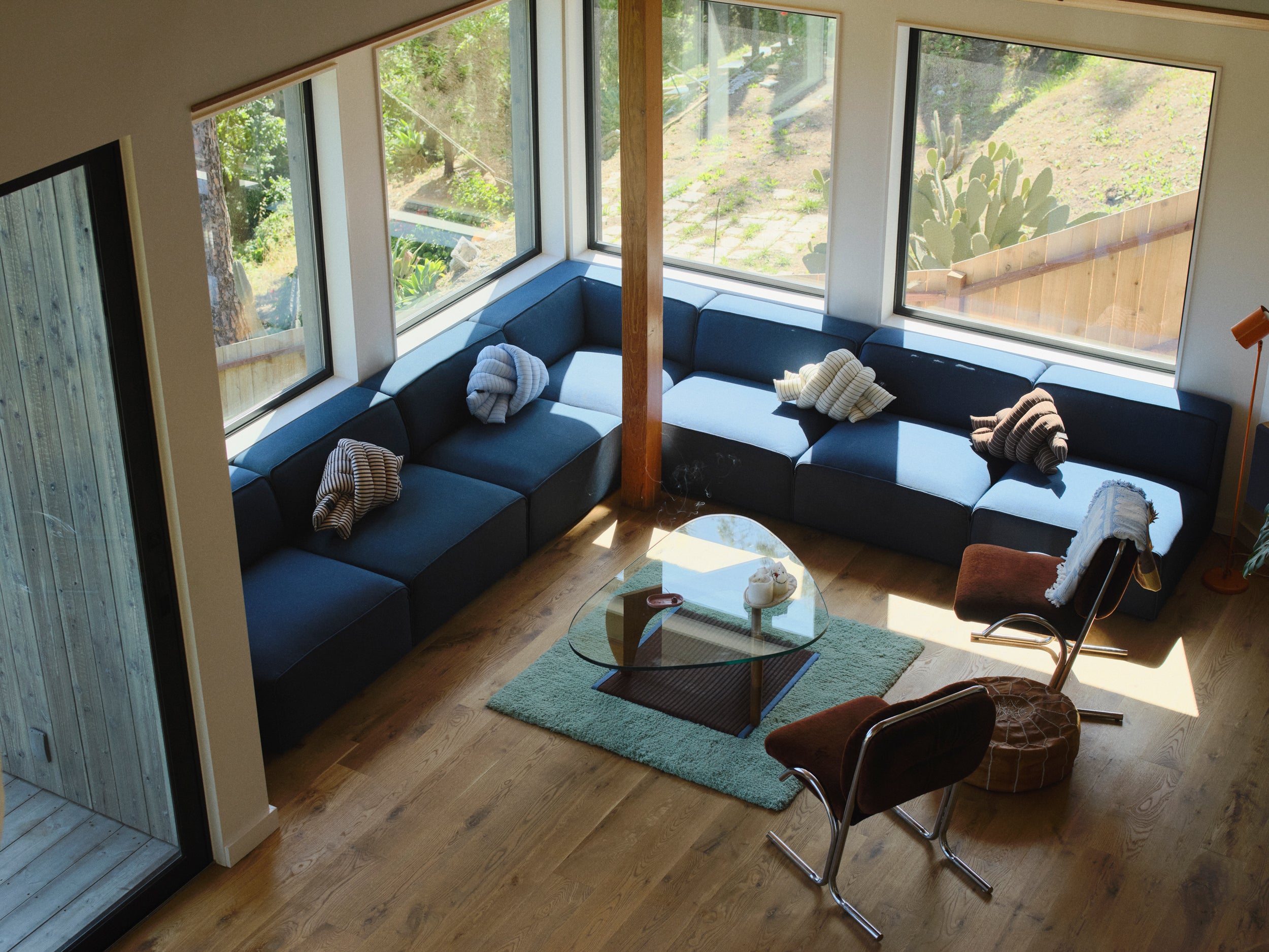 Musubi Cushion – Rayon Mole Border | Ottoman Coffee
