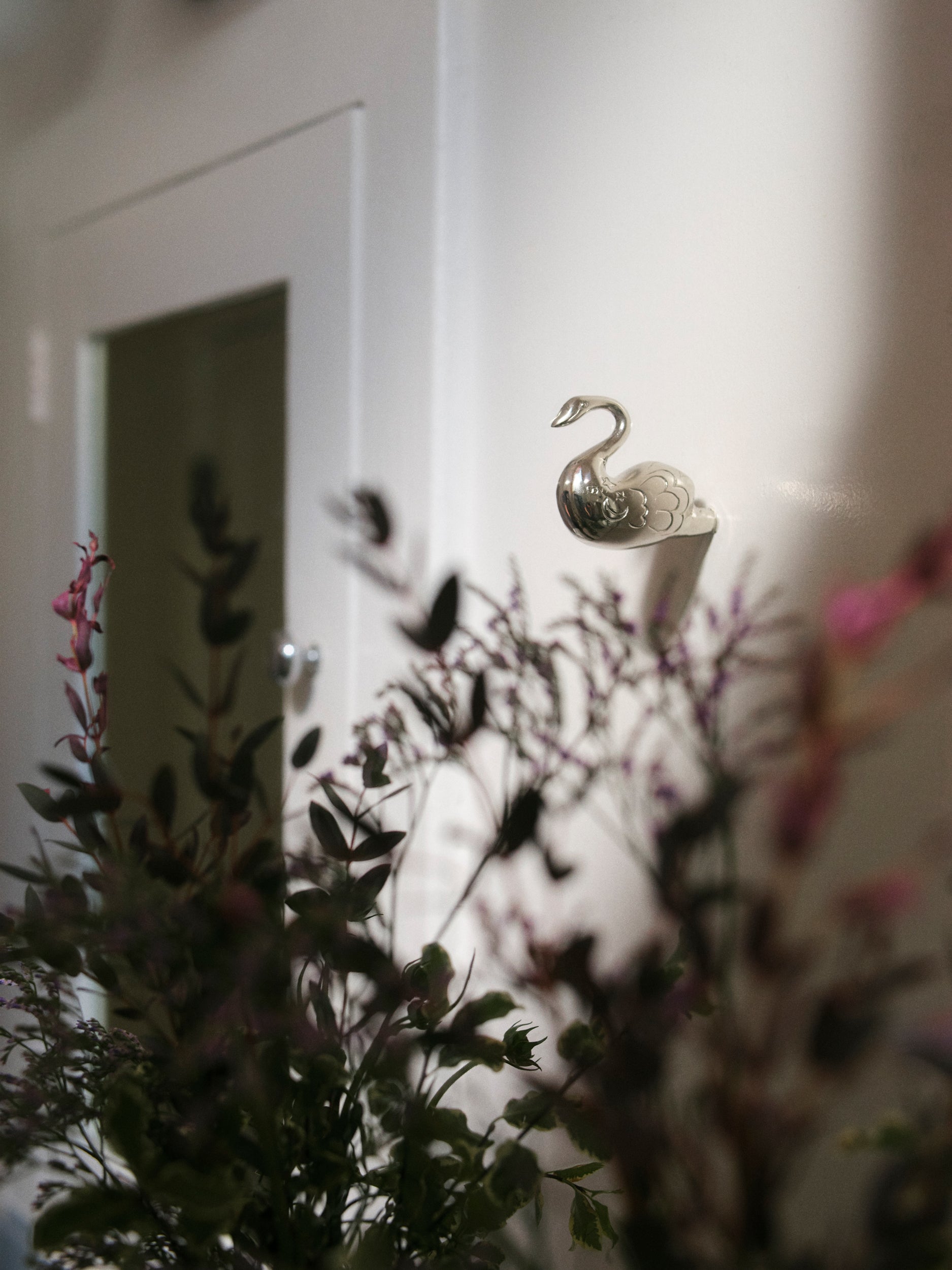 【Limited】Moon Swan Hook – Silver-plated brass