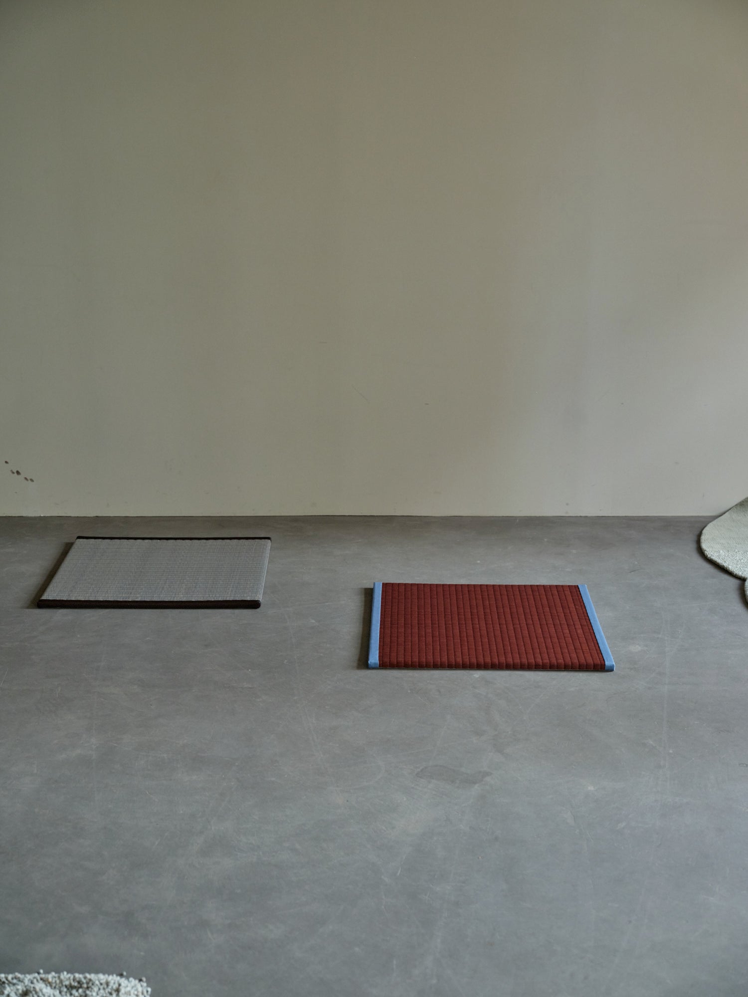 Square Tatami Mat – Burgundy Igusa with Ice Blue Edge