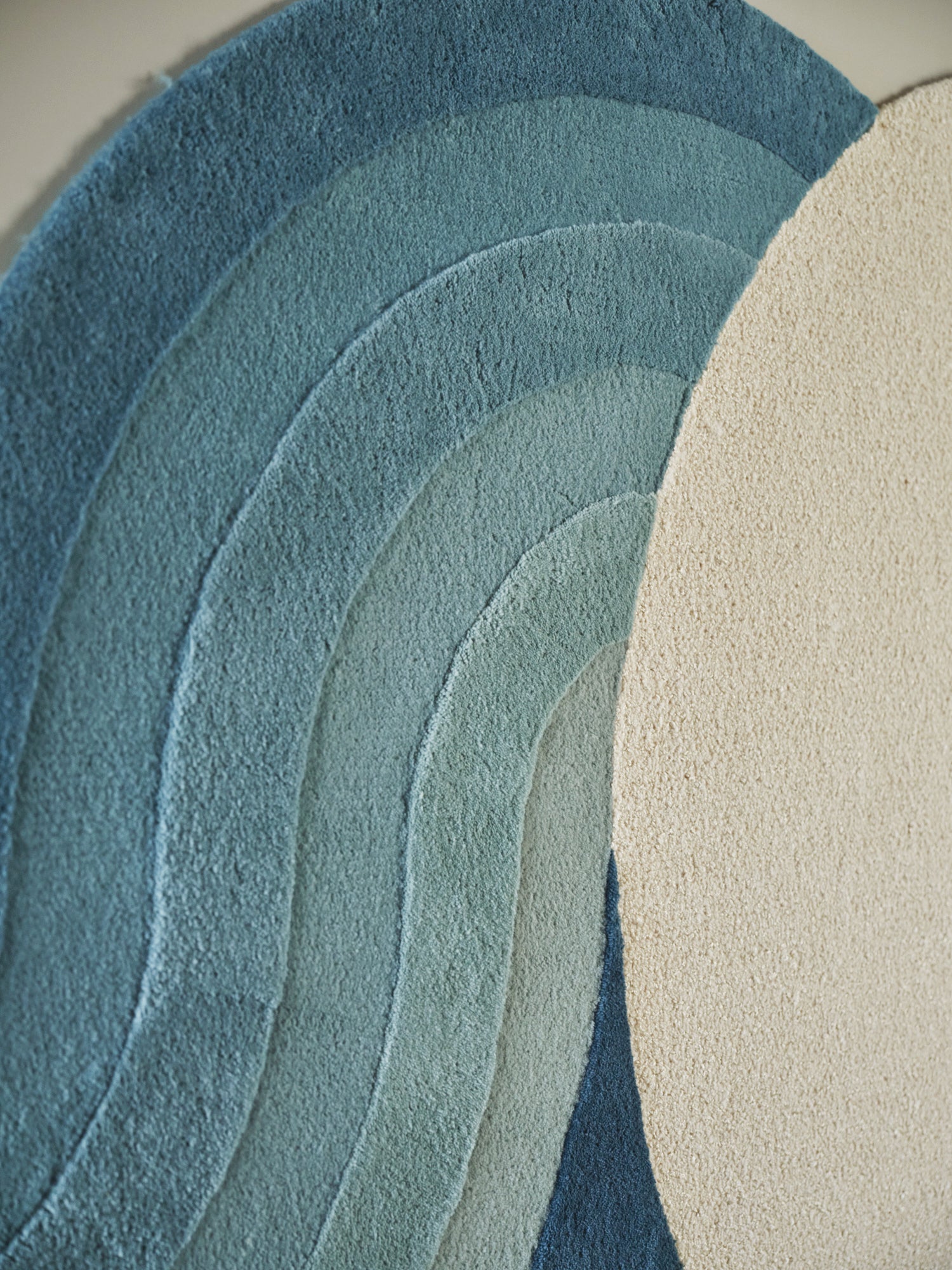 Wavy Gradient Rug – Summer Still