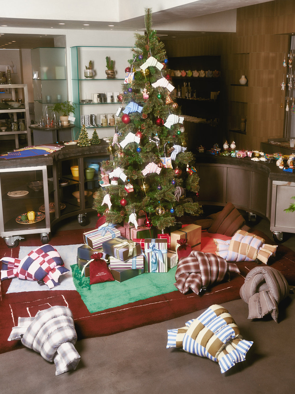 スタジオザブルーボーイ　STUDIO THE BLUE BOY クッション STUDIO THE BLUE BOY | スタジオ・ザ・ブルーボーイ