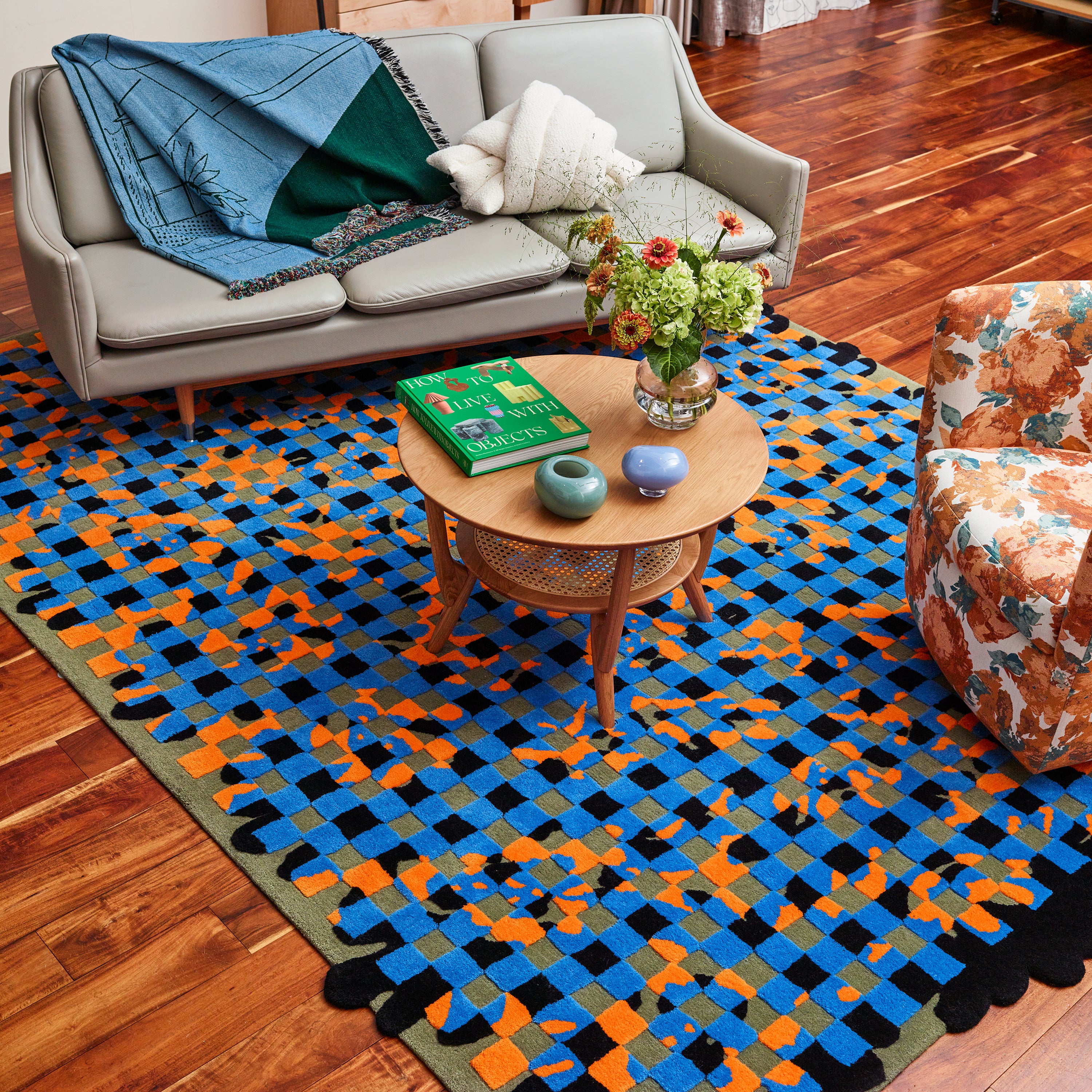 Geometaric flower pattern rug - Blue x Khaki