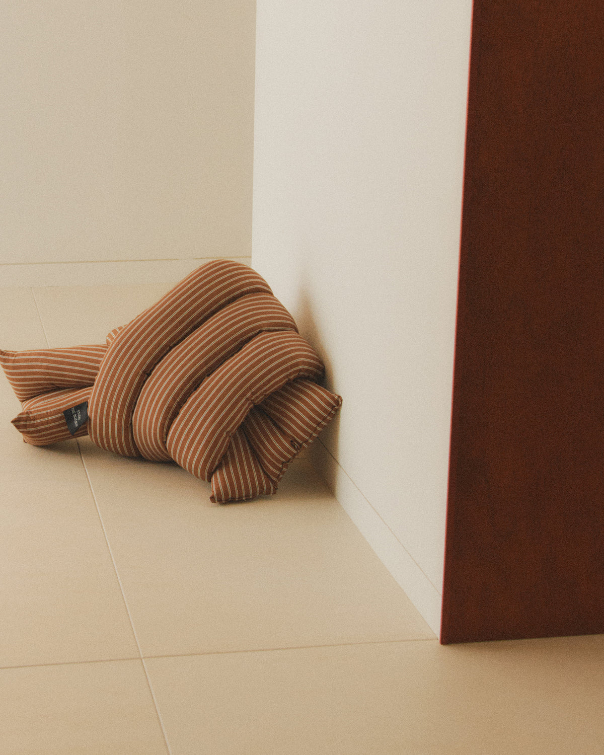 Musubi Cushion - Lyocell Stripes | Burnt Sand