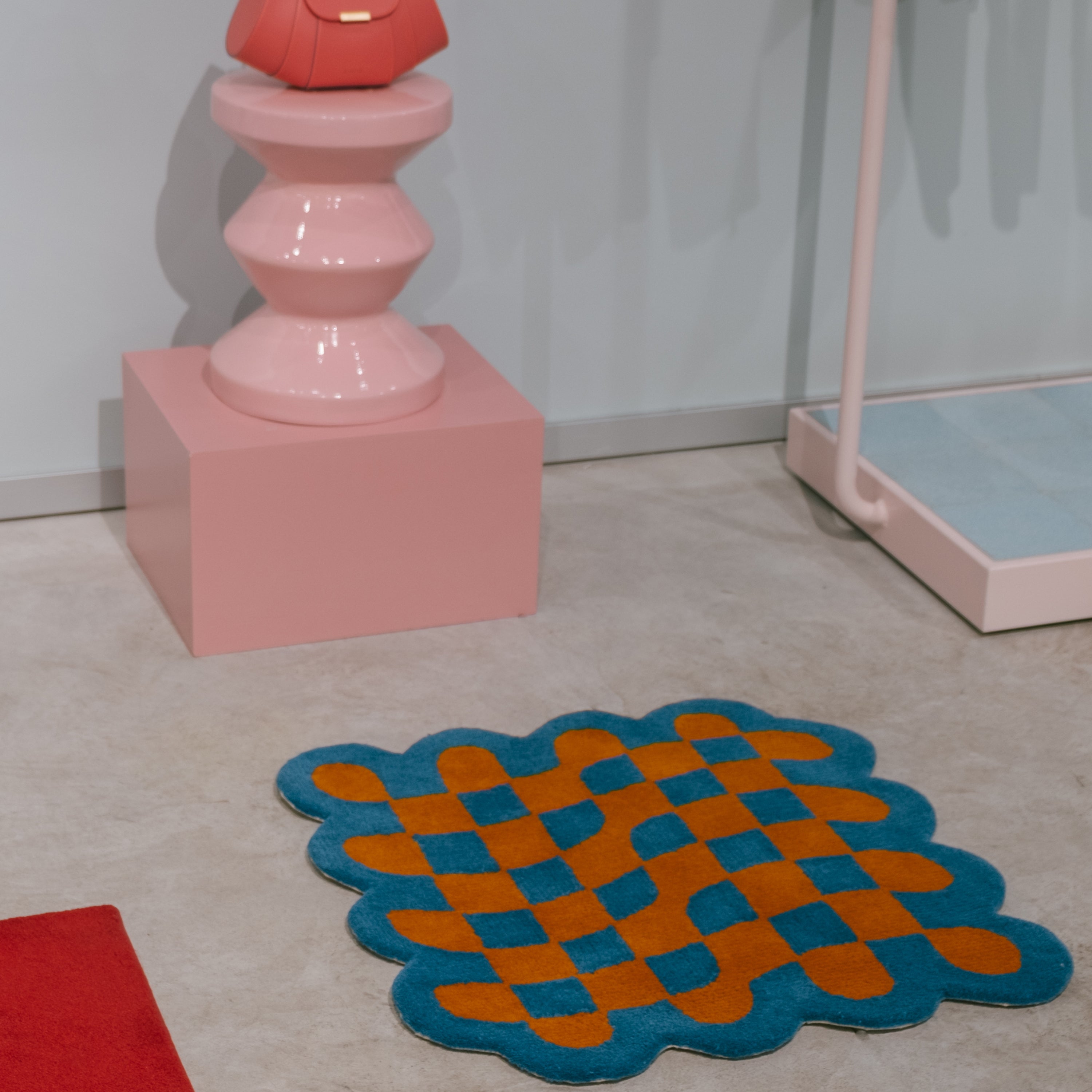 Wavy chess board rug - Mediterranean blue x Jaffa orange