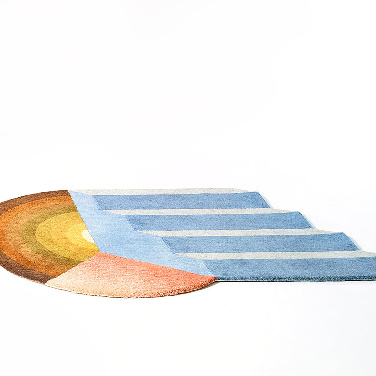 Wavy Gradient Rug - Gray Stairs Rug